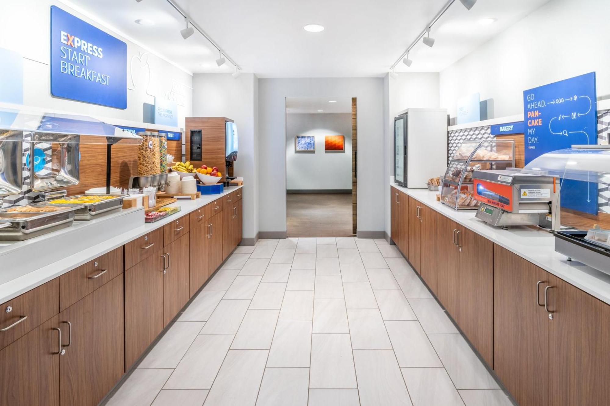 Holiday Inn Express - Colorado Springs - First & Main By Ihg Ngoại thất bức ảnh